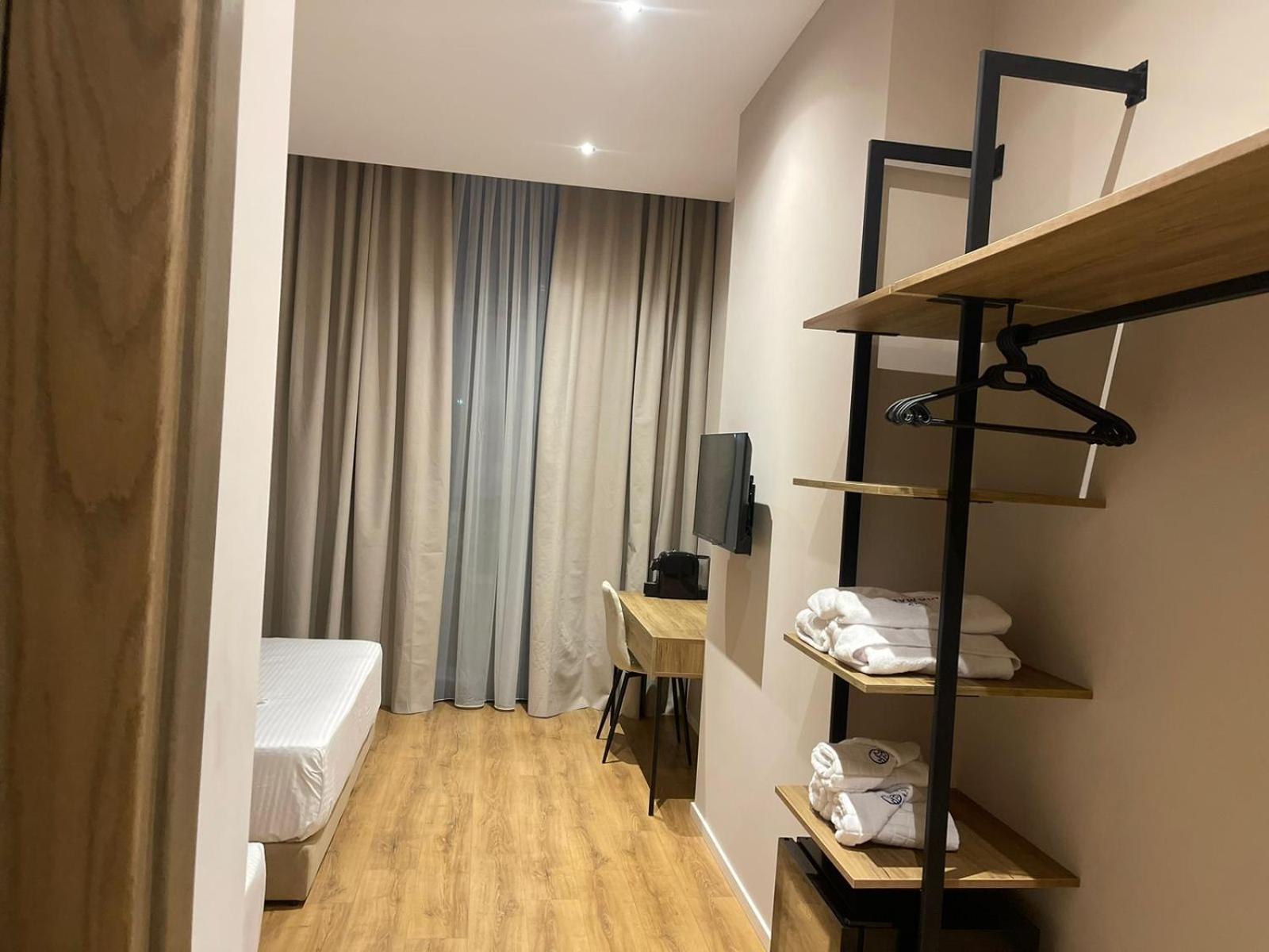 Aparthotel Dia Mare Deluxe à Vlorë Extérieur photo