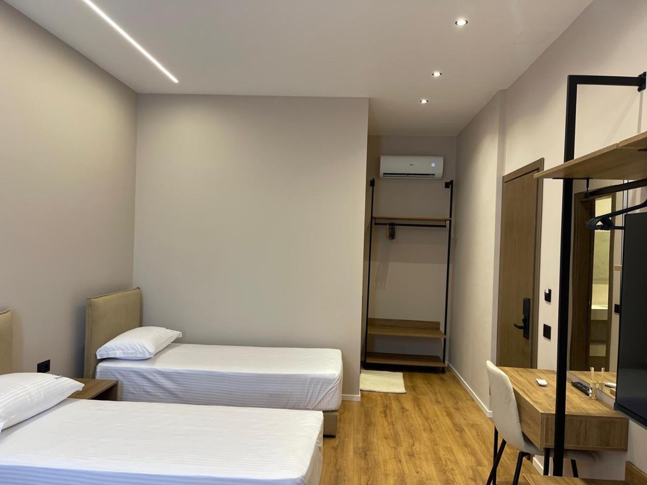 Aparthotel Dia Mare Deluxe à Vlorë Extérieur photo