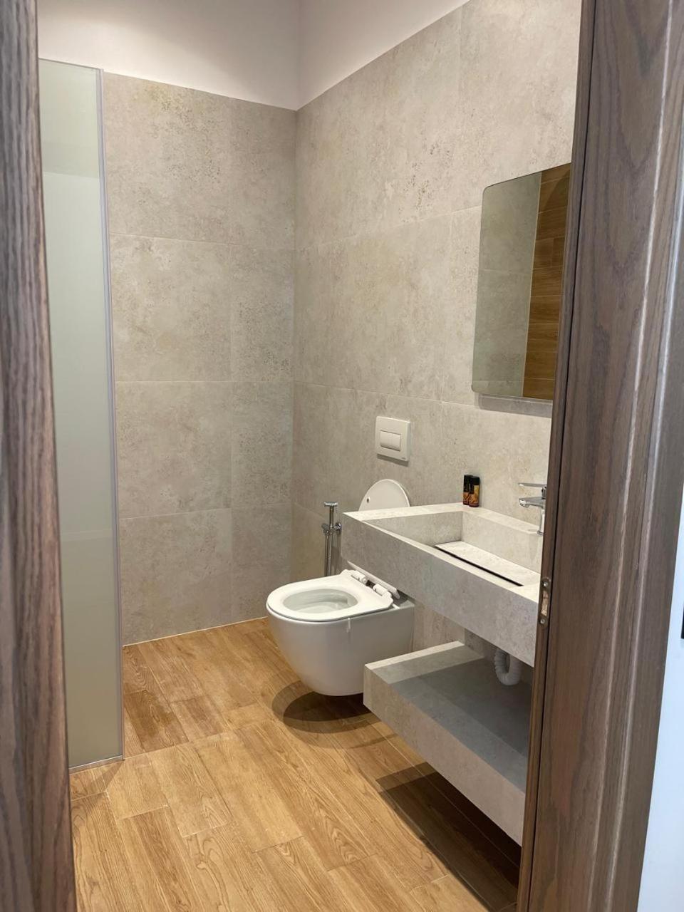 Aparthotel Dia Mare Deluxe à Vlorë Extérieur photo