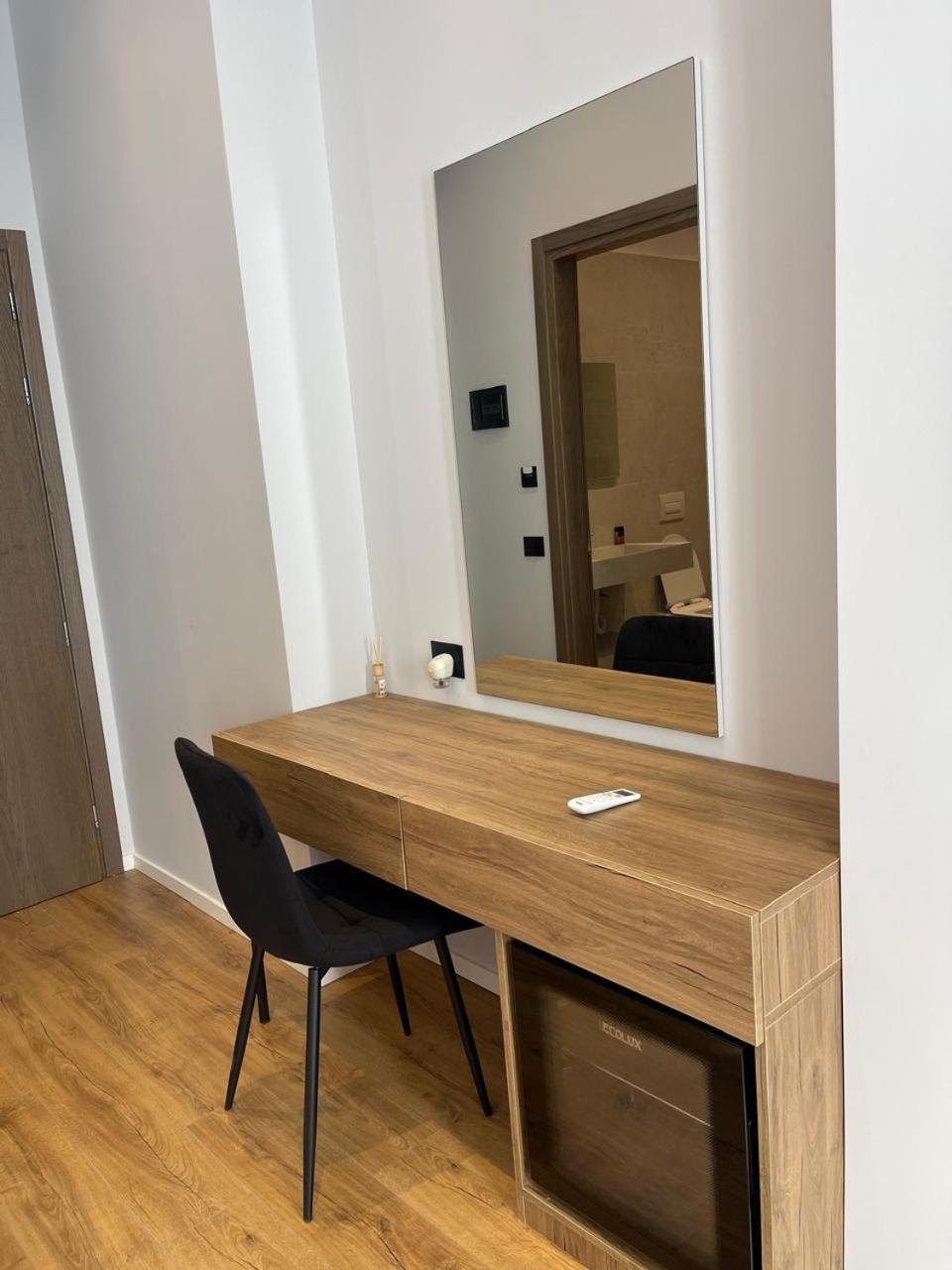 Aparthotel Dia Mare Deluxe à Vlorë Extérieur photo