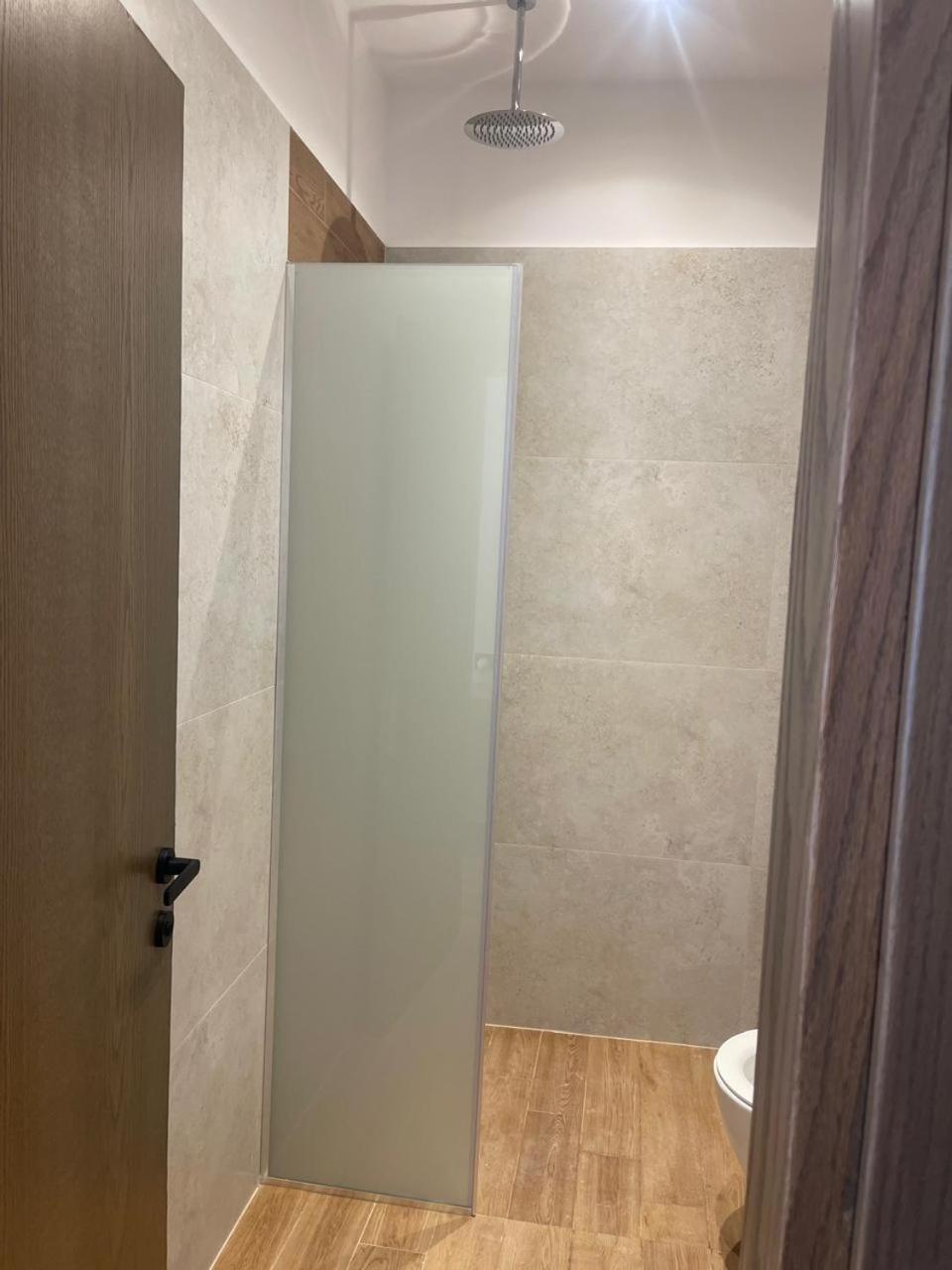 Aparthotel Dia Mare Deluxe à Vlorë Extérieur photo